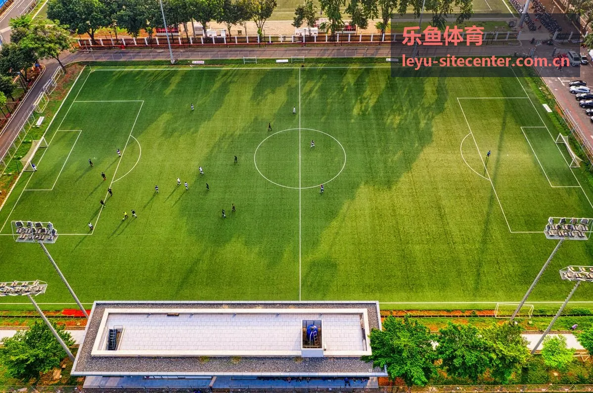 乐鱼体育篮球速递节目背景图